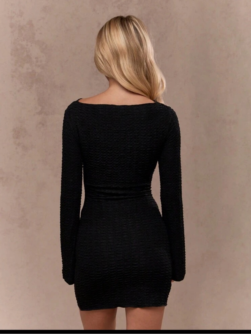 MISSGUIDED Textured Long Sleeve Bodycon Mini Dress - Picture 3 of 5